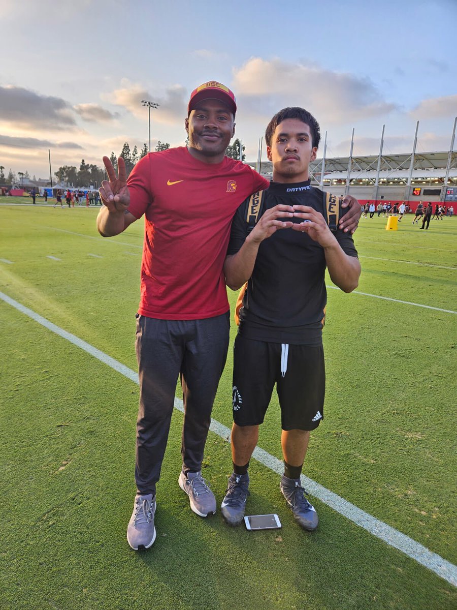 kal-el bibera (@kalel4kk) on Twitter photo Thank you to <a href="/uscfb/">USC Football ✌️</a> for the work yesterday! Loved everything these coaches taught me off and on the field. Making me 1% better everyday regardless of what I do.
<a href="/CoachHowardUSC/">Coach AJ Howard</a> <a href="/flowlikerob/">Rob Ryan</a> <a href="/CoachWest100/">Coach West 🏈</a> Thank you to <a href="/uscfb/">USC Football ✌️</a> for the work yesterday! Loved everything these coaches taught me off and on the field. Making me 1% better everyday regardless of what I do.
<a href="/CoachHowardUSC/">Coach AJ Howard</a> <a href="/flowlikerob/">Rob Ryan</a> <a href="/CoachWest100/">Coach West 🏈</a>