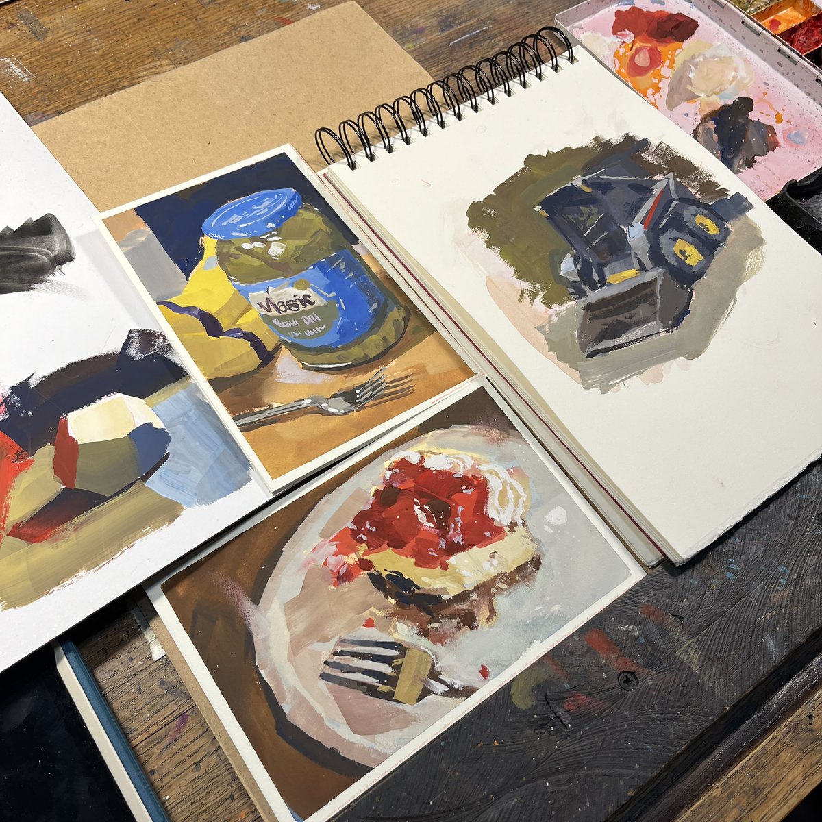 Demos from my gouache found object sketching class tonight exploring planes and light on different surface areas.