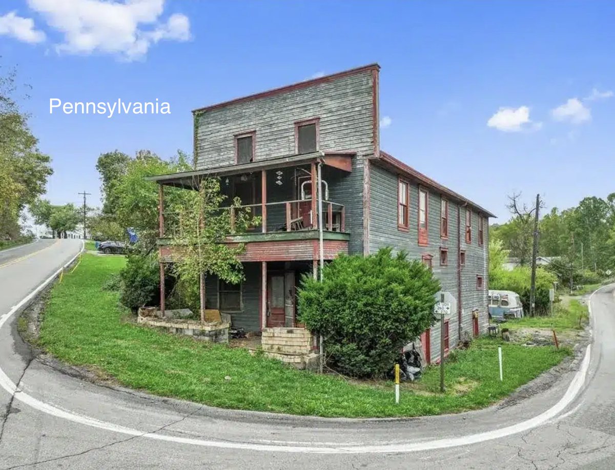 oldhouseunder50's tweet photo. Here is an 1880 #Pennsylvania #GeneralStore for sale with a second floor #apartment. $100K.
https://t.co/7Tti7Cuv8K https://t.co/fDM4meWc2R