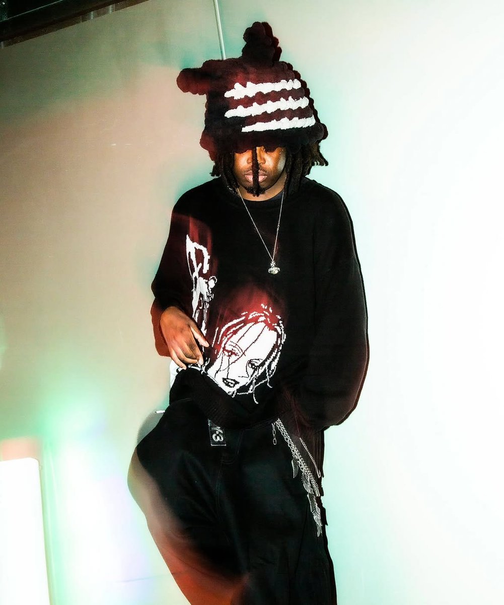 BraxtonKnight's tweet image. Symmetry is what makes the world beautiful 🔳