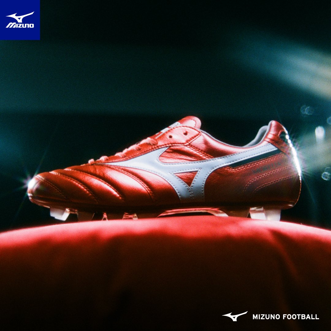 gekisaka's tweet image. 本日10:00より
🔴\販売開始/🔴

モレリアシリーズ誕生40周年記念『RUBY RED PACK』🔴

web.gekisaka.jp/store/products…

#ﾓﾚﾘｱ40TH 
#ルビーレッドパック 
#RUBYRED #モレリアの日 
#mizuno 
#ミズノ 
#ミズノフットボール
#ゲキサカ
#gekisaka