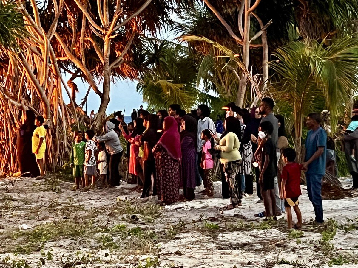 ޢީދު  ގަސް  ރޯކުރުމުގެ  ހަރަކާތުގައި އިޖުތިމާޢީ  އަދި  ޢާއިލީ  ތަރައްޤީއާ  ބެހޭ  ވަޒީރު ޑރ.  ޢާއިޝަތު  ޝިހާމް  ބައިވެރިވަޑައިގަތުން.

#އަޟްޙާޢީދު1446
#ލާމުގަން
#ދައުލަތުގެޓީމު