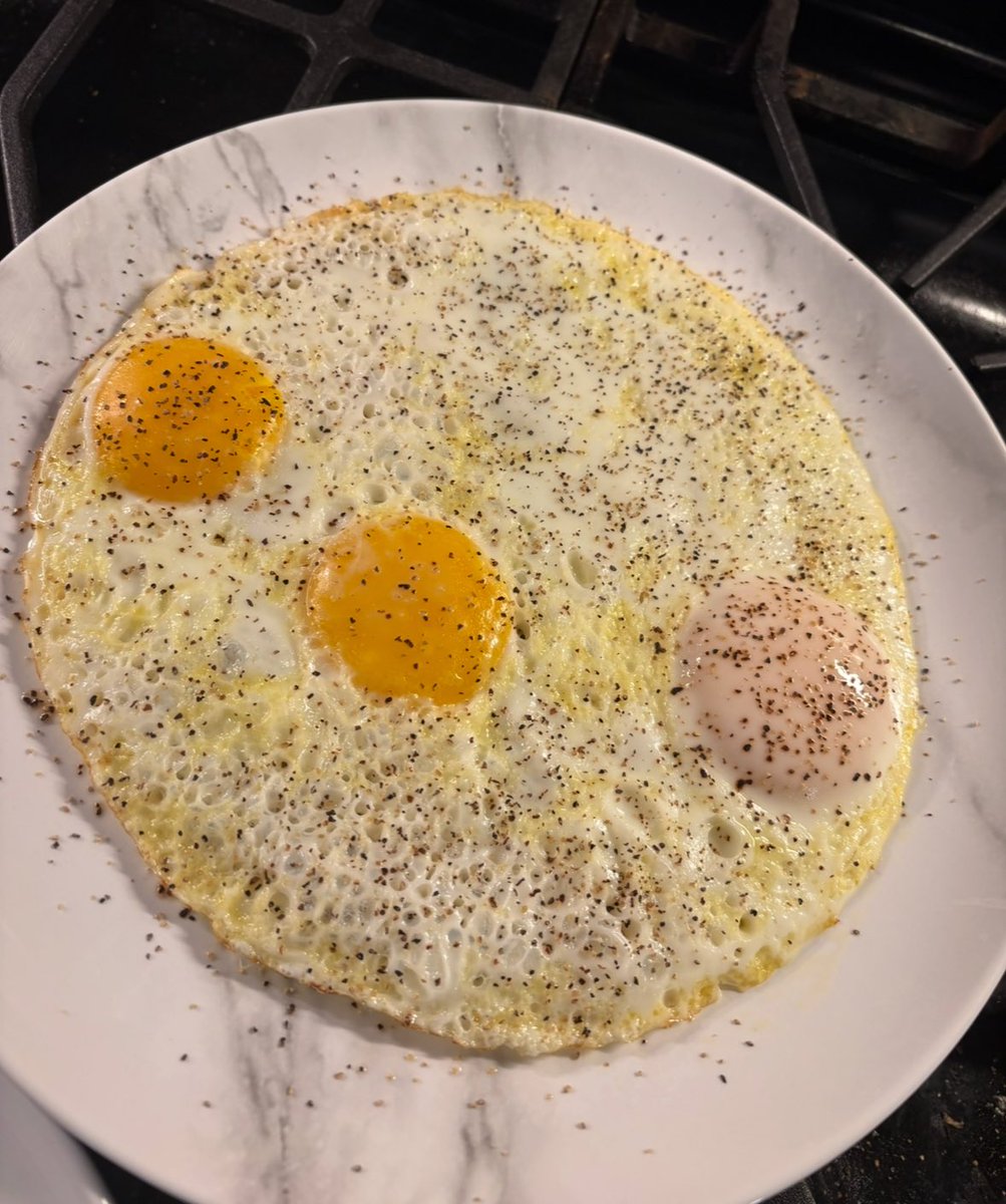 You can literally just eat 3-4 of these any time of day

Pair with a couple Greek yogurts &amp; some toast

You get:

- 50+ grams of protein

- Only ~550 calories

- Satiety for hours

OLD FAITHFUL!