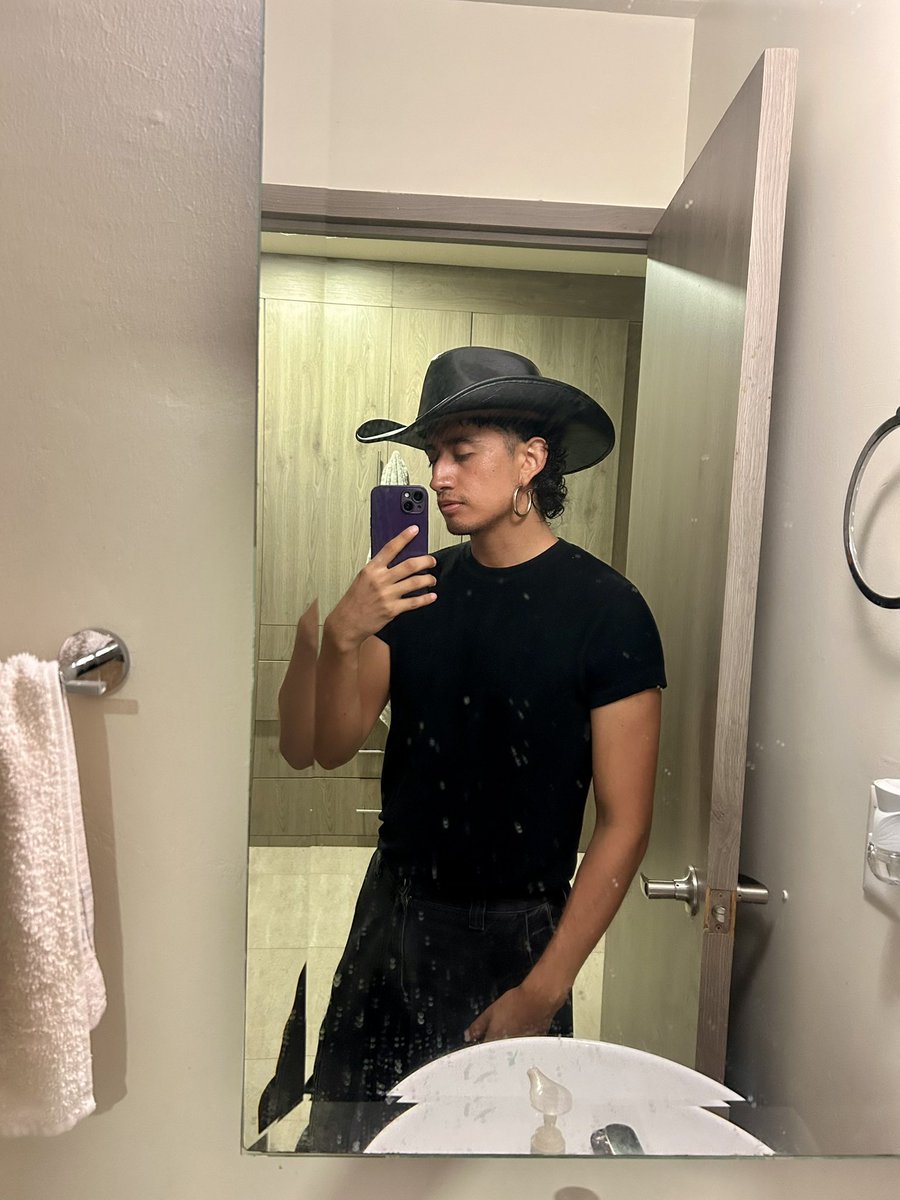 En hombra pa la fiesta vaquera, puro catfish nena.