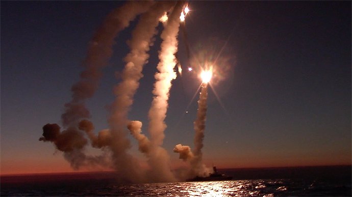 warsurv's tweet photo. ๐จ #BREAKING: ๐ท๐บ Russiaโs Black Sea Fleet Launches Kalibr Cruise Missiles โ Ukrainian Sources Report! ๐บ๐ฆ๐ฅ
โ ๏ธ Air Raid Alerts Across Ukraine โ Possible Strikes Incoming!
The Sky Is Heating Up! ๐
#Kalibr #BlackSeaFleet #AirRaidAlert #UkraineUnderAttack #RussiaUkraineWar #BreakingNews #MissileStrike #SlavaUkraini