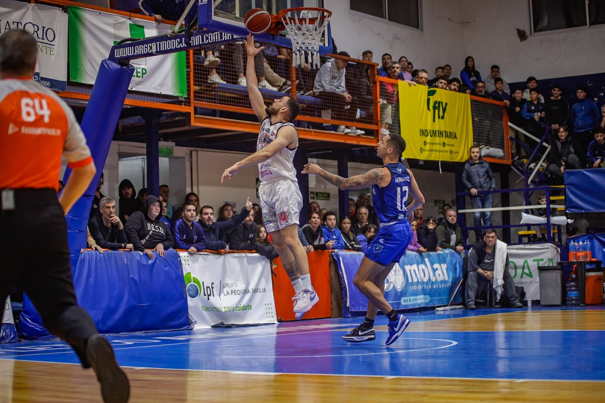 zarate_basket's tweet photo. 🏀 #LaLiga | Juego 3    
📷 𝙁𝙄𝙉𝘼𝙇 𝘿𝙀𝙇 𝙋𝘼𝙍𝙏𝙄𝘿𝙊    

Argentino 75 - #ZárateBasket 63    

Próximo partido 7/6 en Junín
#VamosZárate https://t.co/tknPdo6Pqv