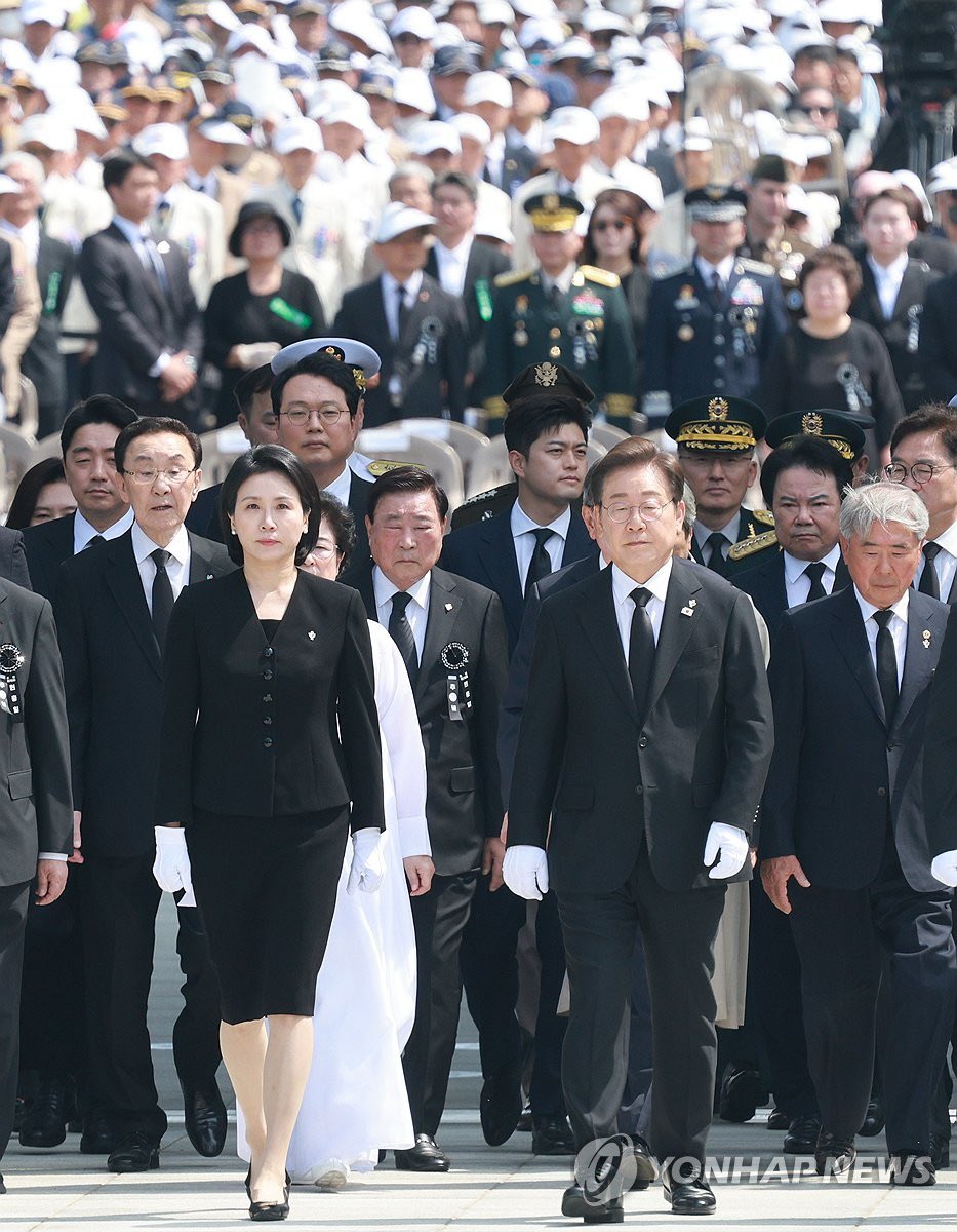 전 세계 어딜 돌아도 이런 대통령 영부인? 없음