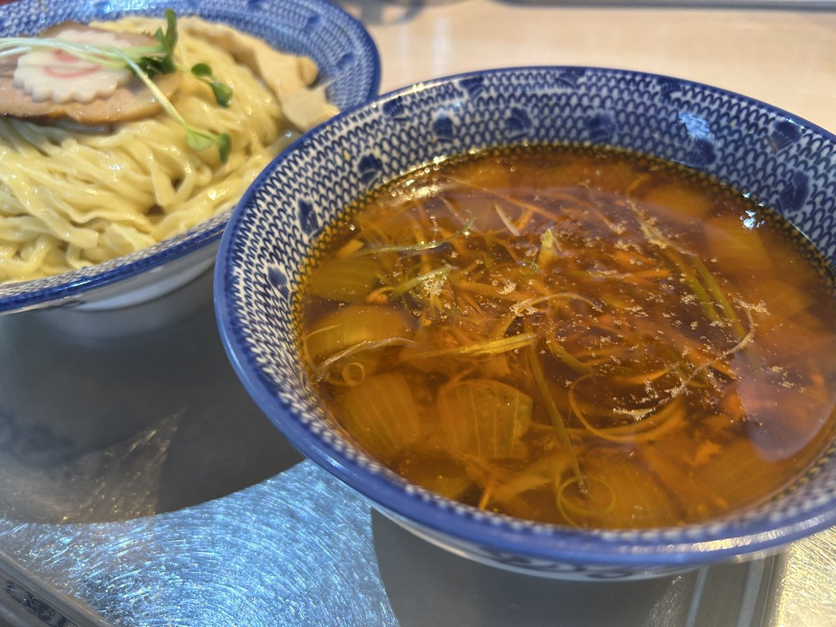 Kaikudo20021's tweet photo. 6/6(金)11:30〜20:00
⭐️限定　煮干し坦々🐟🌶️
⭐️煮干し坦々つけ麺🍜🌶️
↑限定券でつけ麺とお伝えてください。

　✴︎X限定　🐟煮干しマシ🐟
このツイートRT➕現金100円(無くなり次第終了) 

担々麺🌶️仕込みました。暑いので昨日はつけ麺verもよくご注文いただきました。期間限定ですのでぜひー。 https://t.co/EleZpkGbxg