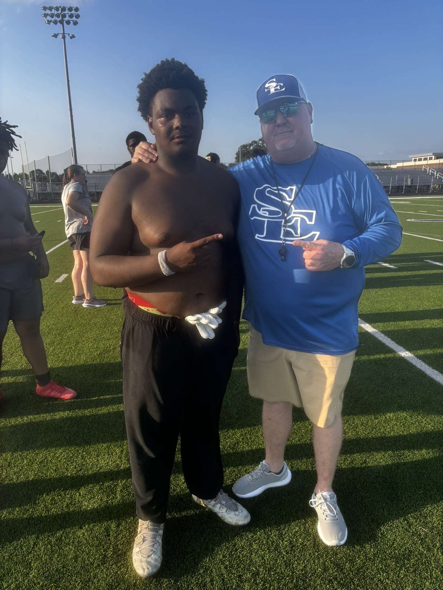 EthanSimpson76's tweet image. After a great camp and conversation with @coachfletchSE I am blessed to receive an offer from @SoutheasternFB !!! Thank you, Coach! #YotesUp #BuiltDifferent

@Coach_LColvin @CoachJ_Fish @HHSRecruiting @StevenGreek1
@HHS_Coyote_FB @CoachSandoval12