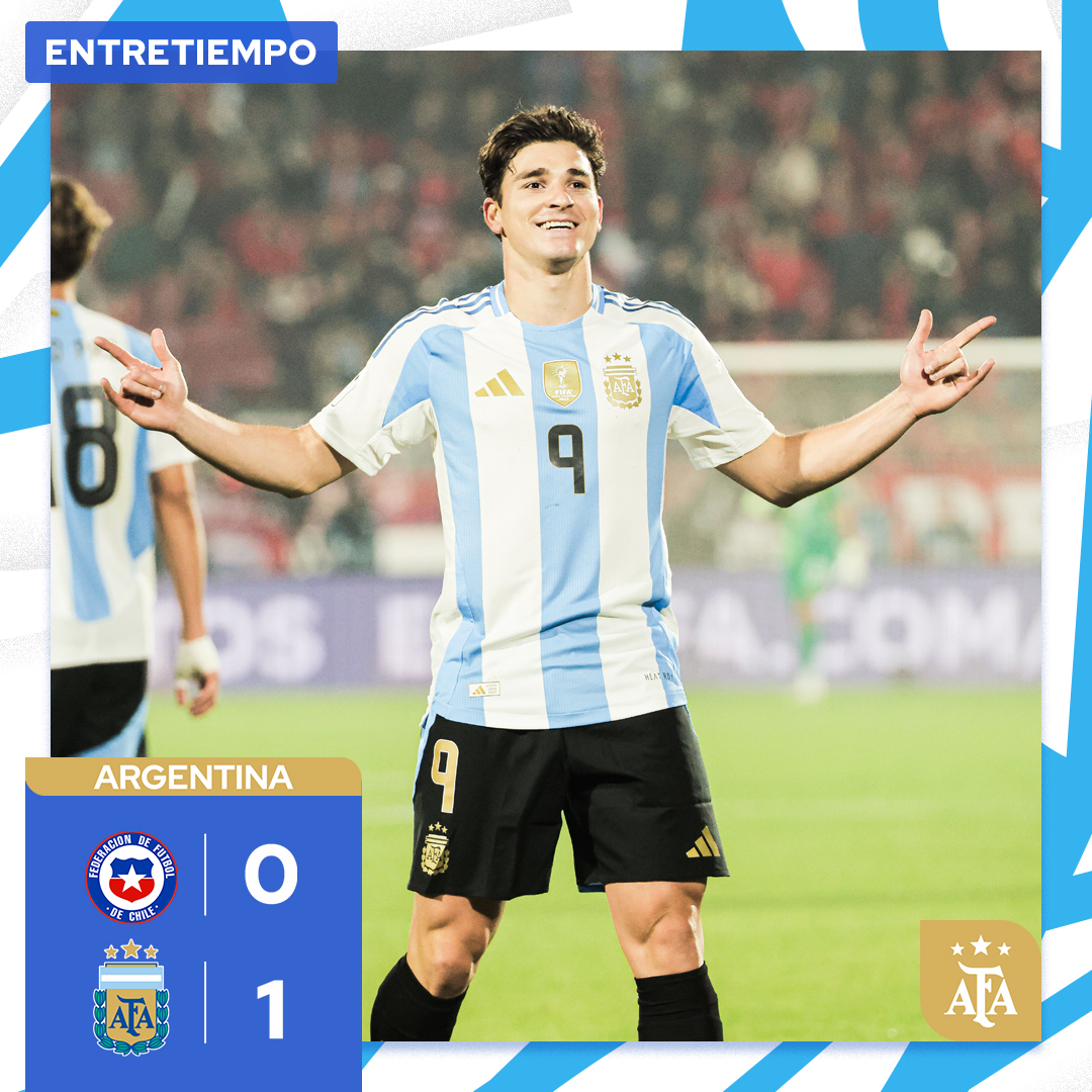 🏆 #Eliminatorias
🗓 Fecha 15

⚽️ #Chile 🇨🇱 0 - <a href="/Argentina/">🇦🇷 Selección Argentina ⭐⭐⭐</a> 🇦🇷 1 (Julián Álvarez)

⏱ Final del primer tiempo

📍 Estadio Nacional Julio Martínez Prádanos