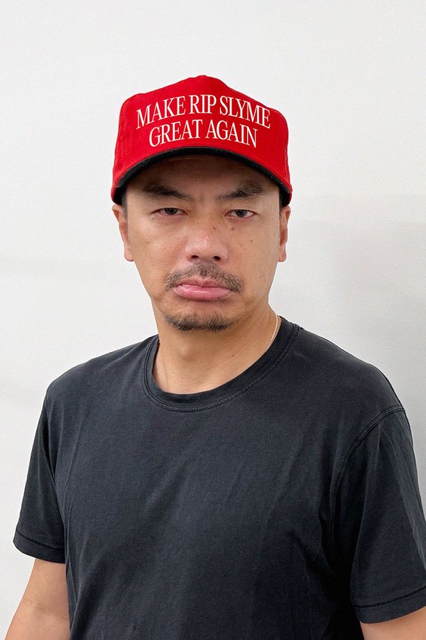 リップスライムの笑えない。トランプのMAGAパロディ。 ／ 🧢 SU
