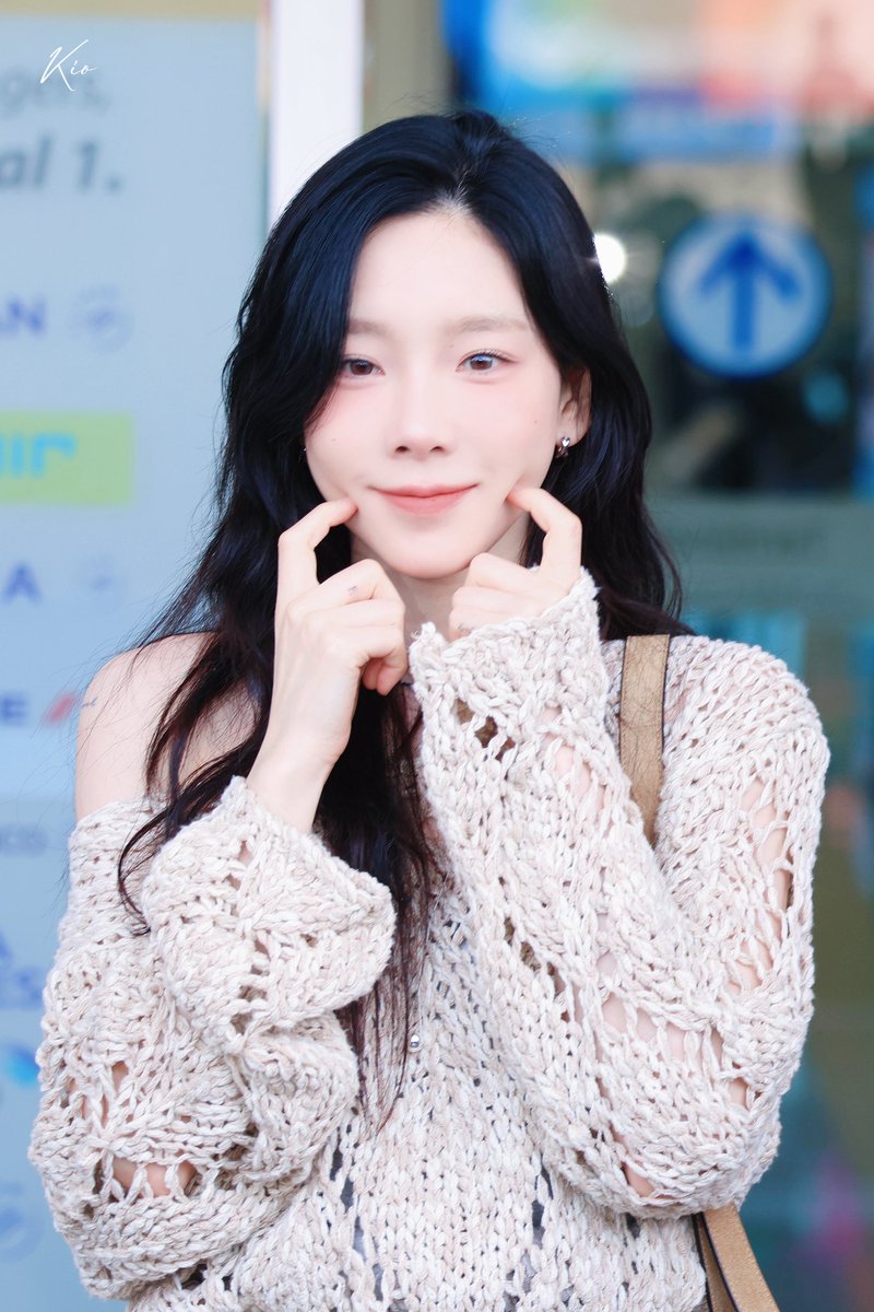 KioTaeyeon's tweet photo. 20250606 ICN✈️

#TAEYEON #태연 https://t.co/DOuaeZWx7M