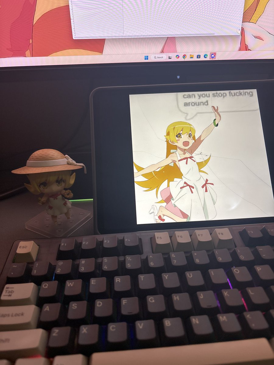 grsveysrd's tweet image. this is the only way i can lock in & do my assignments