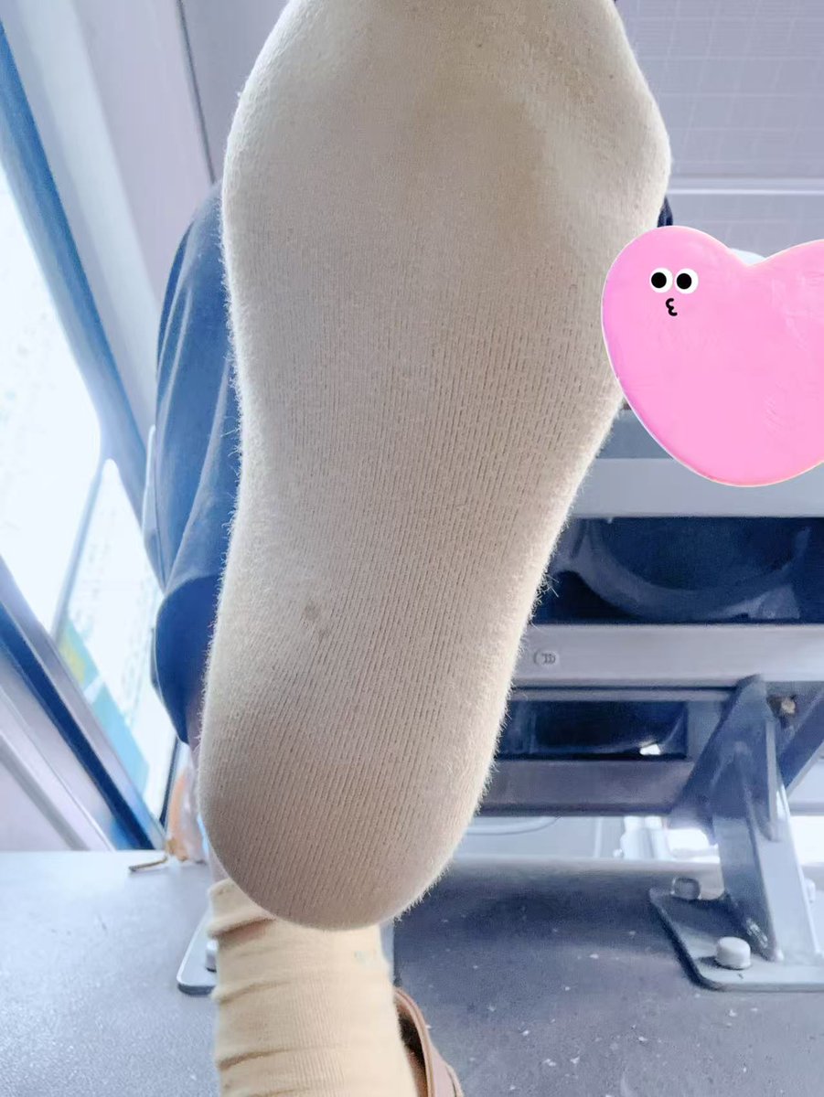 月亮上的垂耳兔 tweet media