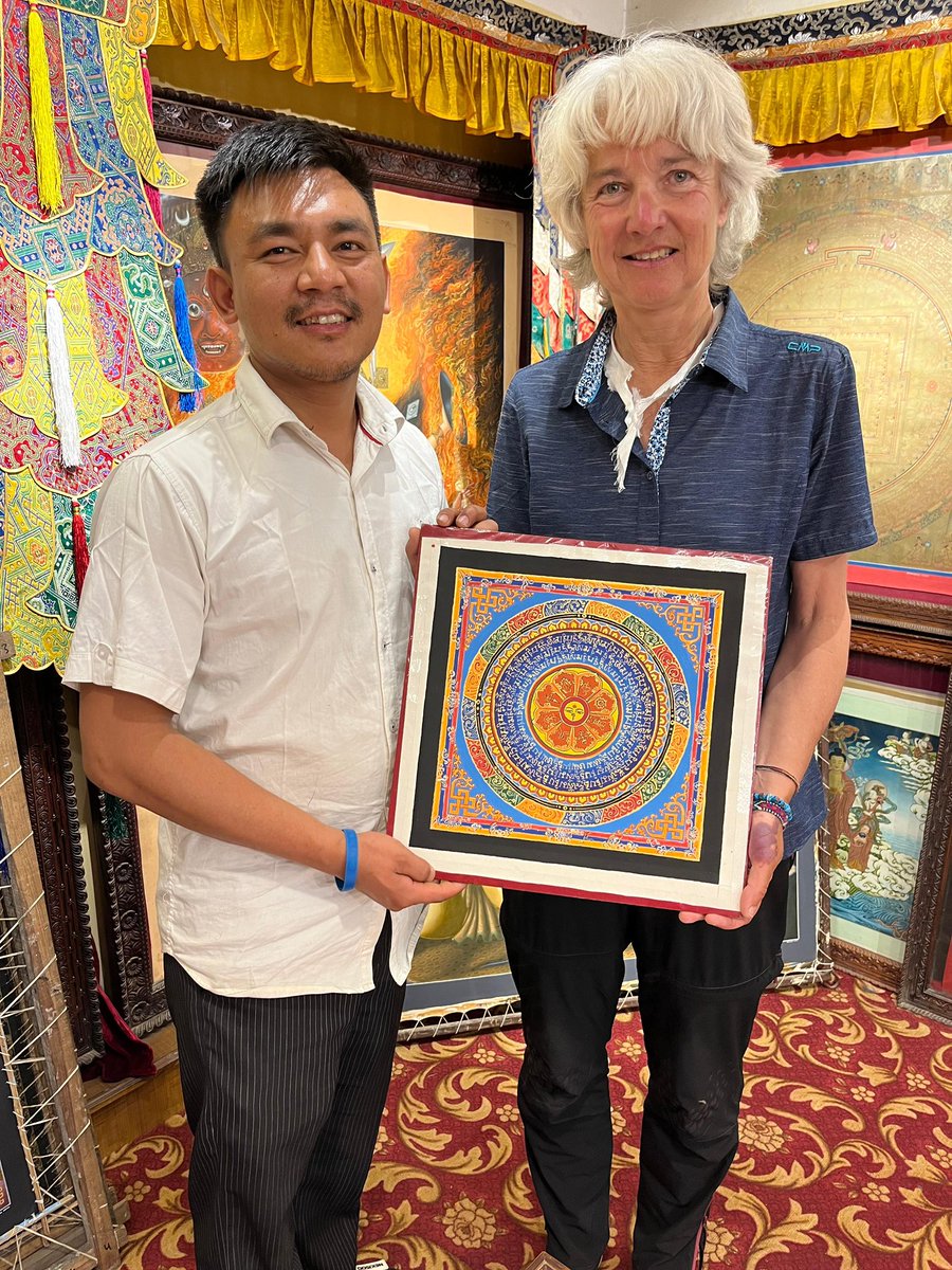 lama_thanka's tweet image. We are very happy to see Florence Jayle again at our school to learn further more about the different forms of Mandala. A nostalgic experience, bringing back fond memories of time together.