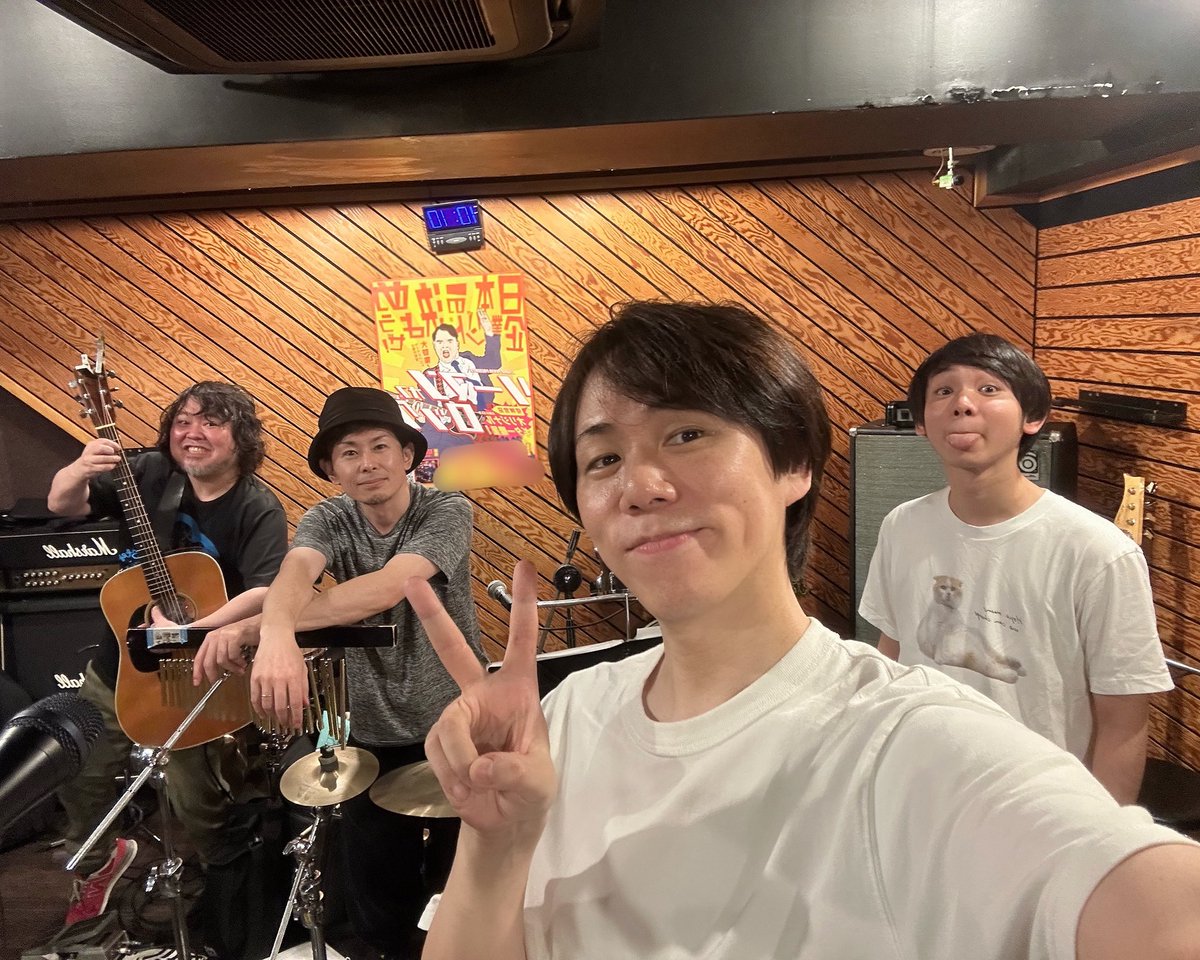 ibiyuichiro's tweet photo. ライブまであと3日🌈

練習もバッチリ終えましたよ😊お楽しみにー✨

配信チケット発売中🔽
https://t.co/xophyoOCtw https://t.co/291DNzQX7o