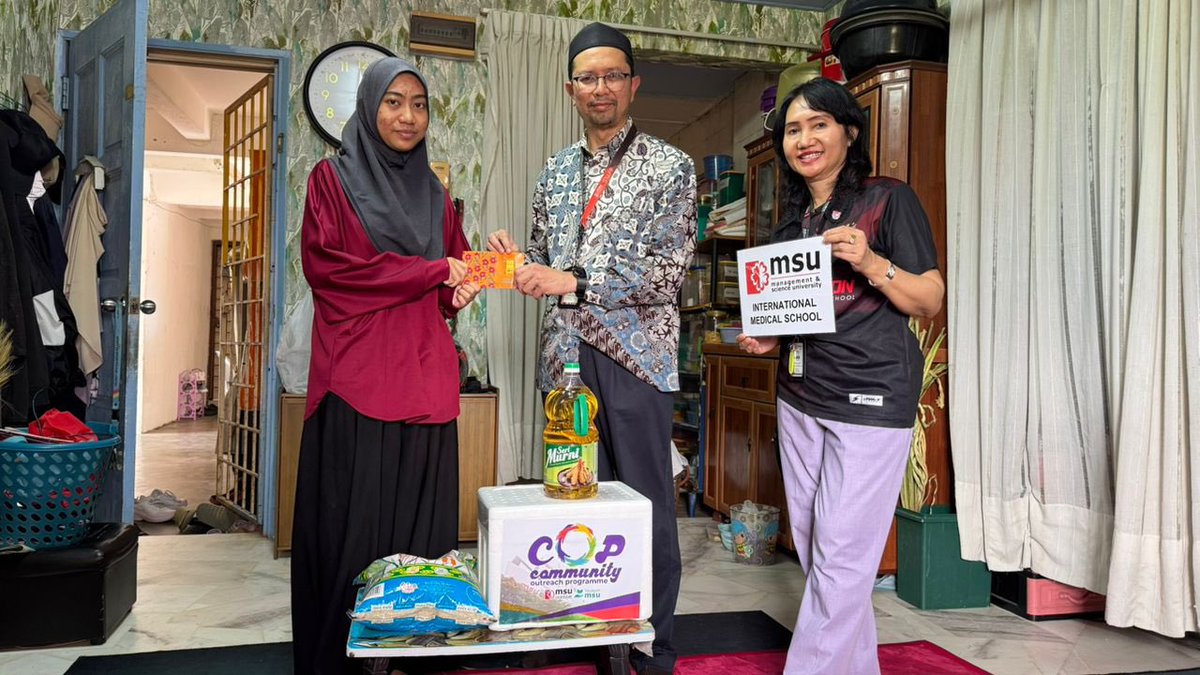 MSUIMS's tweet photo. IMS participated in MSU Community Outreach Programme 2025 by delivering goods and cash donations to beneficiaries in Taman Bukit Subang, Shah Alam. We hope this alternative help to alleviate burden and boost happiness to those in need.
#2Gculture
#MSUIMS
#MSUMalaysia https://t.co/szNdBLMrha