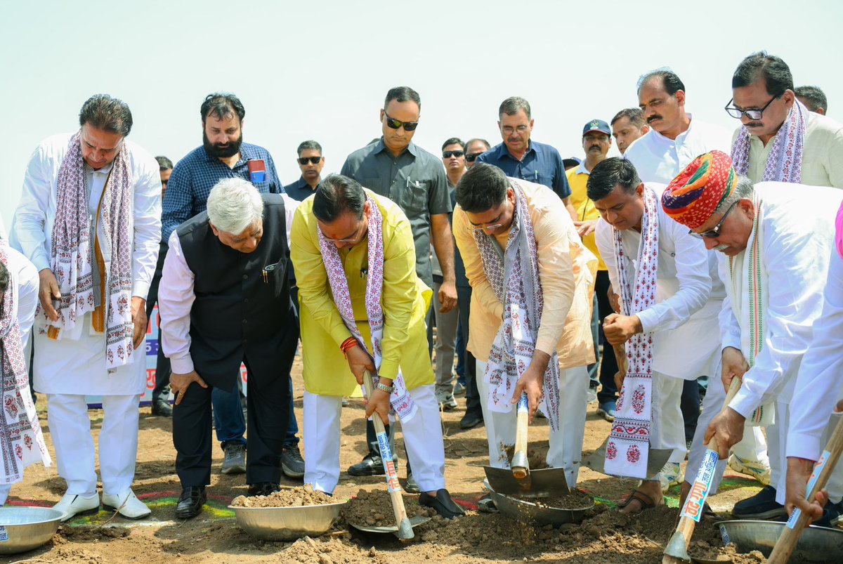 Rao Rajendra Singh (@raorajendrabjp) on Twitter photo विश्व पर्यावरण दिवस और गंगा दशहरा के शुभ अवसर पर कल मुख्यमंत्री श्री <a href="/BhajanlalBjp/">Bhajanlal Sharma</a> जी के साथ जमवारामगढ़ (जयपुर ग्रामीण) में 'वंदे गंगा' जल संरक्षण जन-अभियान के तहत रामगढ़ बांध के जीर्णोद्धार के लिए <a href="/rpbreakingnews/">Rajasthan Patrika</a> के सहयोग से आयोजित कार्यक्रम में भाग लिया।
#VandeGanga #RamgarhDam विश्व पर्यावरण दिवस और गंगा दशहरा के शुभ अवसर पर कल मुख्यमंत्री श्री <a href="/BhajanlalBjp/">Bhajanlal Sharma</a> जी के साथ जमवारामगढ़ (जयपुर ग्रामीण) में 'वंदे गंगा' जल संरक्षण जन-अभियान के तहत रामगढ़ बांध के जीर्णोद्धार के लिए <a href="/rpbreakingnews/">Rajasthan Patrika</a> के सहयोग से आयोजित कार्यक्रम में भाग लिया।
#VandeGanga #RamgarhDam