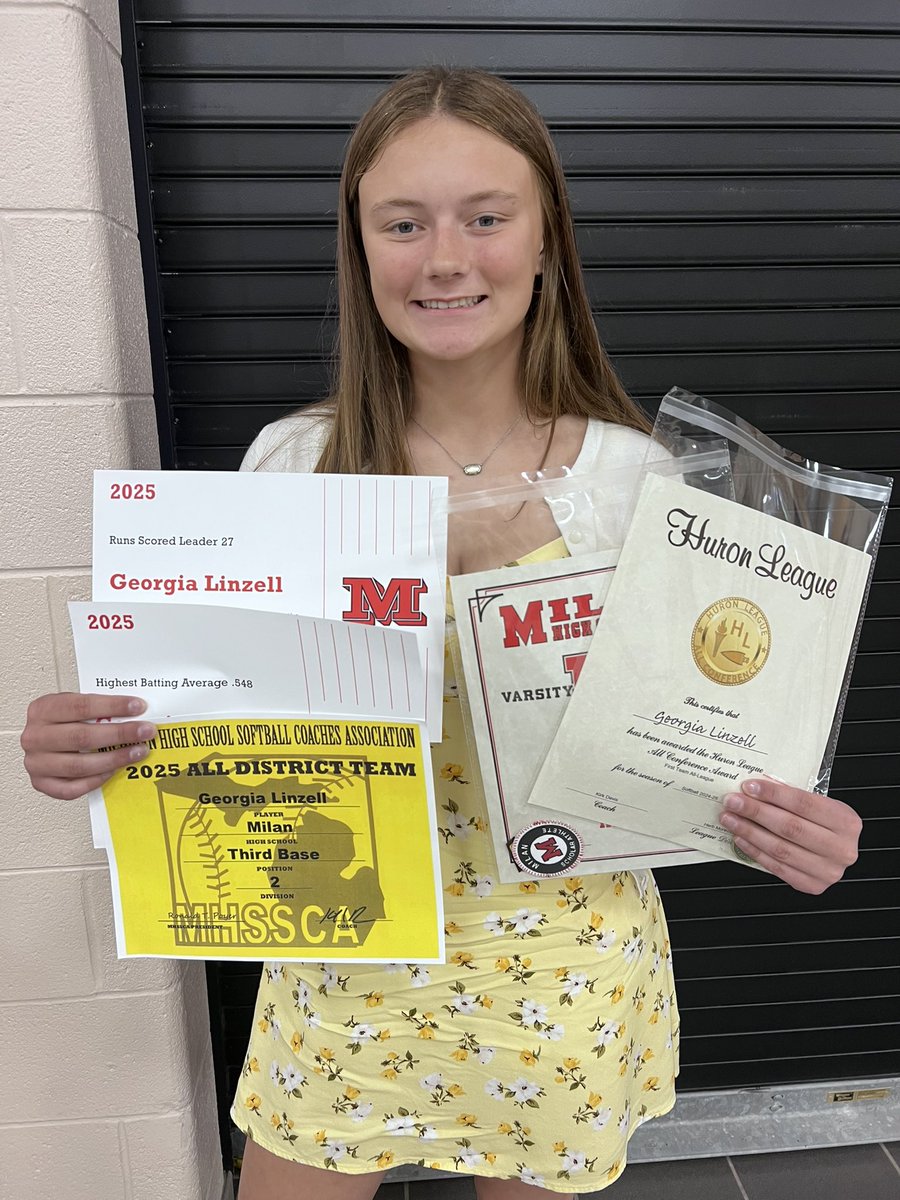 GeorgiaLinzell's tweet image. Great night celebrating an amazing high school season with my team at our end of season banquet! I was honored to receive various awards for both my offensive and defensive contributions this season:
- 1st Team All League
- All District for 3B
- Team leader in AVG (0.548)
- Team…