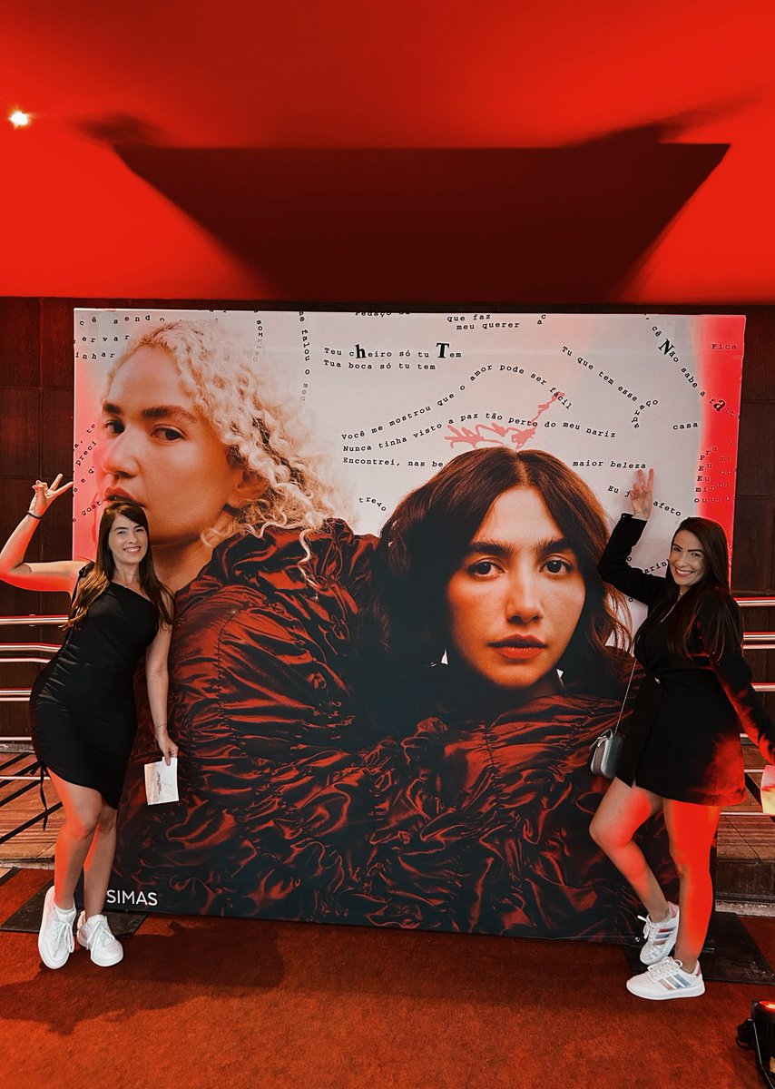 Mais um ano juntinhas❤️
a vida passa mas o amor permanece✨
A gente amaaa vcssss!! 

Pra sempre <a href="/oanavitoria/">ANAVITÓRIA</a>