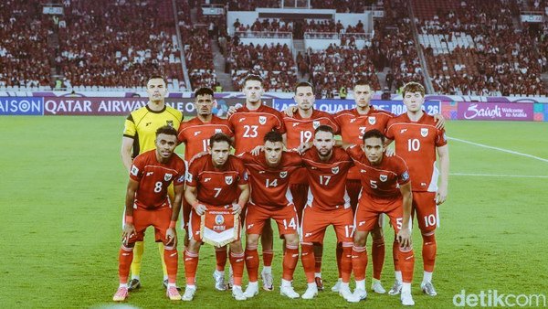 Pelan tapi pasti menjawab keraguan, bahwa result oriented adalah paling utama beliau buktikan di laga krusial sekaliber vs China.

Coach Patrick, thank you buat kepercayaan menurunkan 4 pemain asal Liga-1, menjadi catatan terbanyak di starting 🇮🇩XI  selama R3 QWC.

Applause 👏👏