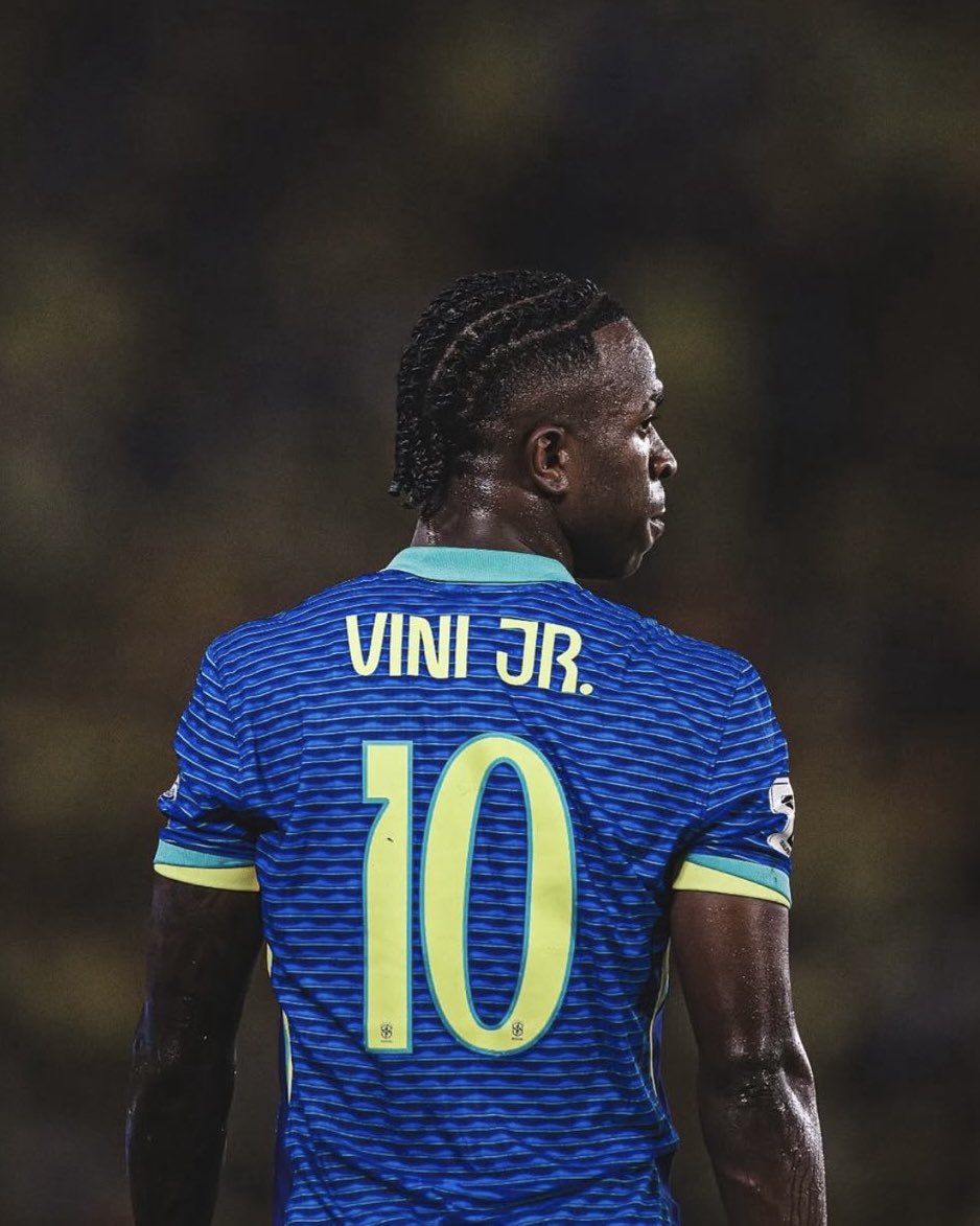 ヴィニシウス VINI JR. ブラジル代表 130 新品 大胆さを引き出す一足。ヴィニシウス Jr初のNikeプレーヤー