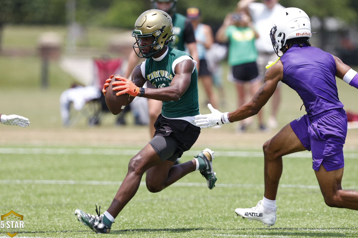 5Star Preps (@5starpreps) on Twitter photo Minnesota Vikings star WR Justin Jefferson invited the Top 18 high school wide receivers in the country to his Flight School Camp.
And <a href="/KCIrishFootball/">Knoxville Catholic Football</a> star and Vols commit Tyreek King is going. <a href="/Tyreekking15/">Tyreek King</a>
THE READ ▶️ 5starpreps.com/articles/tenne… Minnesota Vikings star WR Justin Jefferson invited the Top 18 high school wide receivers in the country to his Flight School Camp.
And <a href="/KCIrishFootball/">Knoxville Catholic Football</a> star and Vols commit Tyreek King is going. <a href="/Tyreekking15/">Tyreek King</a>
THE READ ▶️ 5starpreps.com/articles/tenne…