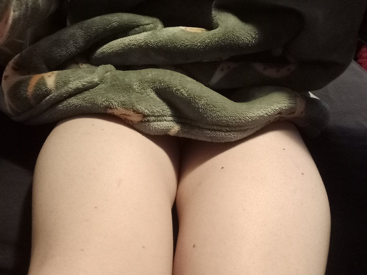 F3rox_66's tweet photo. Thigh thursday i suppose~ https://t.co/OCIsexA1j4