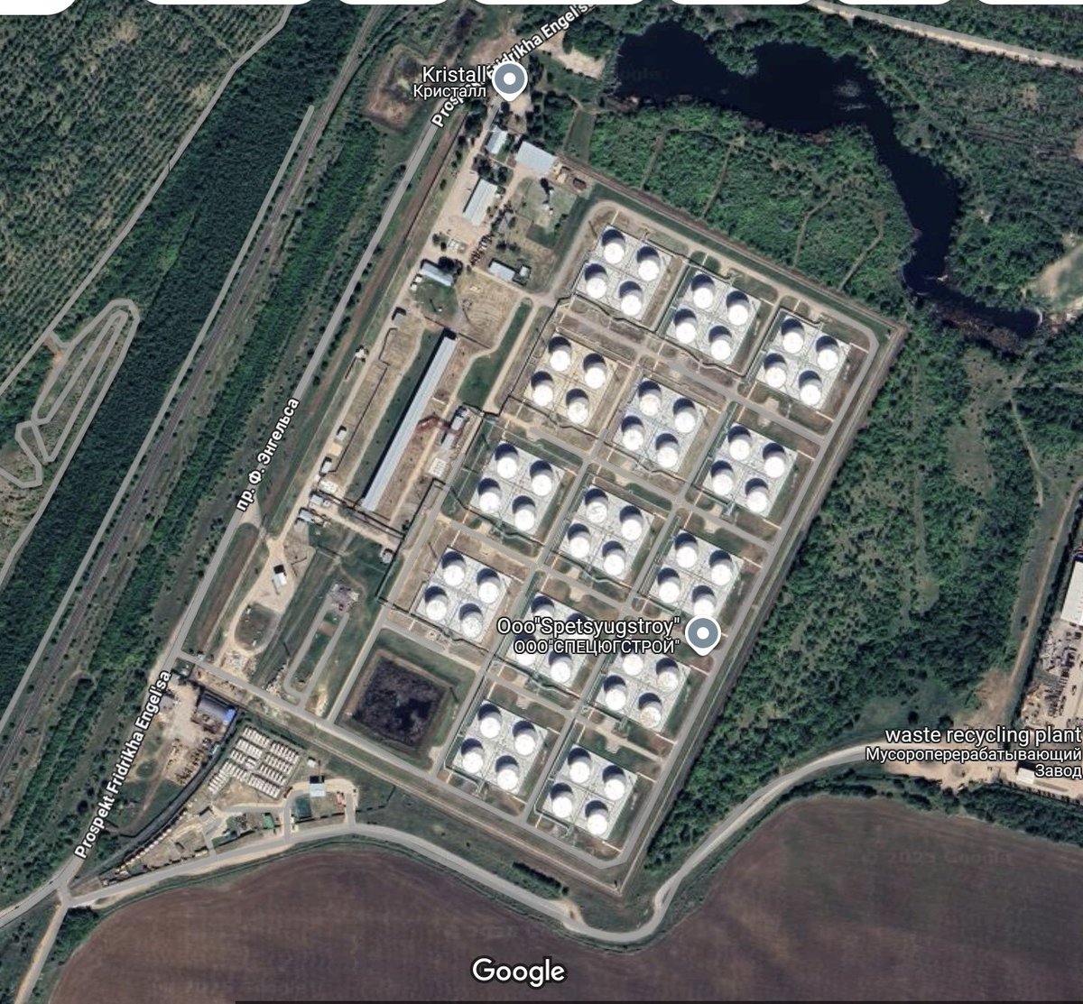 romankappa's tweet photo. @GirkinGirkin Engels. Комбинат Кристалл  Fuel for the airbase. Was previously attacked on Jan. 2024
51.436649, 46.091386
https://t.co/2IQEmkLexv https://t.co/XzUGm0w130