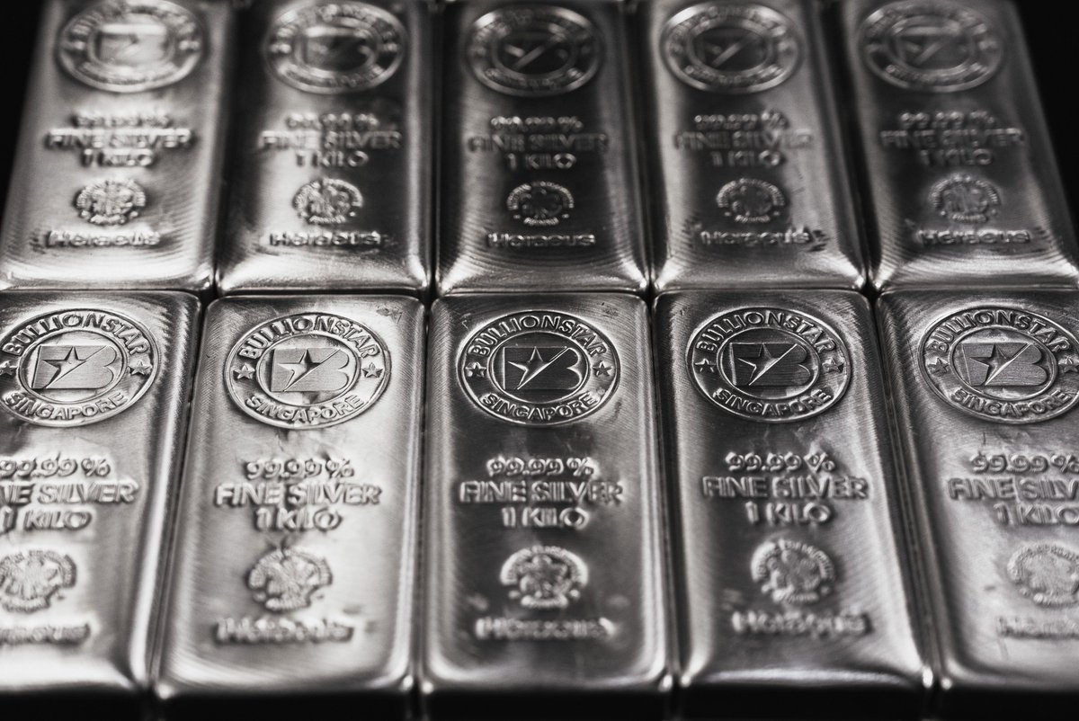 BullionStar's tweet image. 🔥 Silver just blasted through $35/oz - a 13-year high.

Decades of rigged pricing, debt-backed dilution, and fake supply finally hitting reality.

The monetary metal with utility is reclaiming its role.

Buckle up. 

#Silver #HardAssets