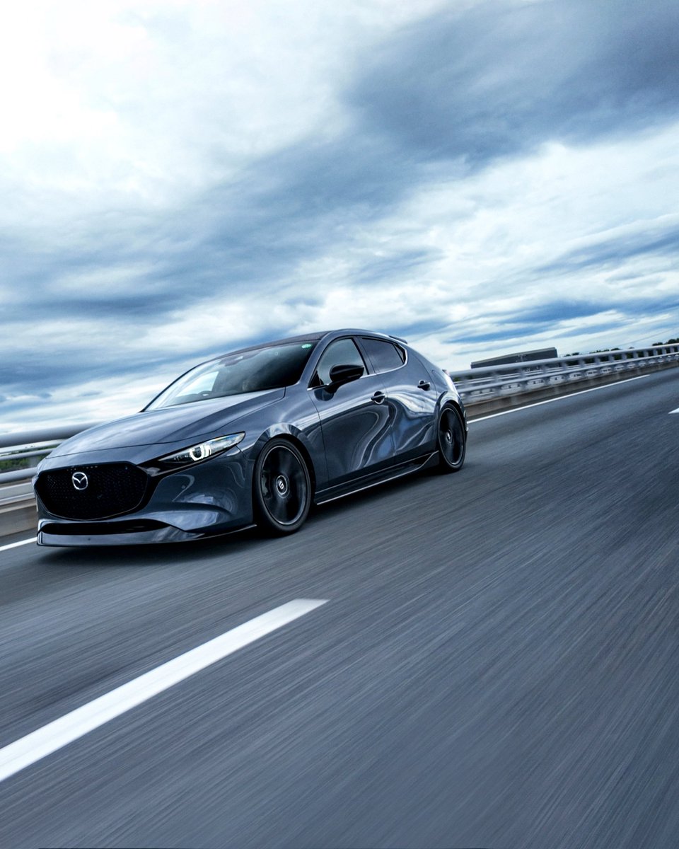 Kazn_m6's tweet photo. コタさんのLastRun
ロハナを履いたMazda3大好きでした。
重くて燃費悪くなるらしいけどね🤣
乗り換え前に撮れて良かった。
ありがとうございました!
サイコーにカッケーだろ?😎
#withMazda
#mazda3
#mazda3fastback
#beadriver https://t.co/vDzjmwnDEn