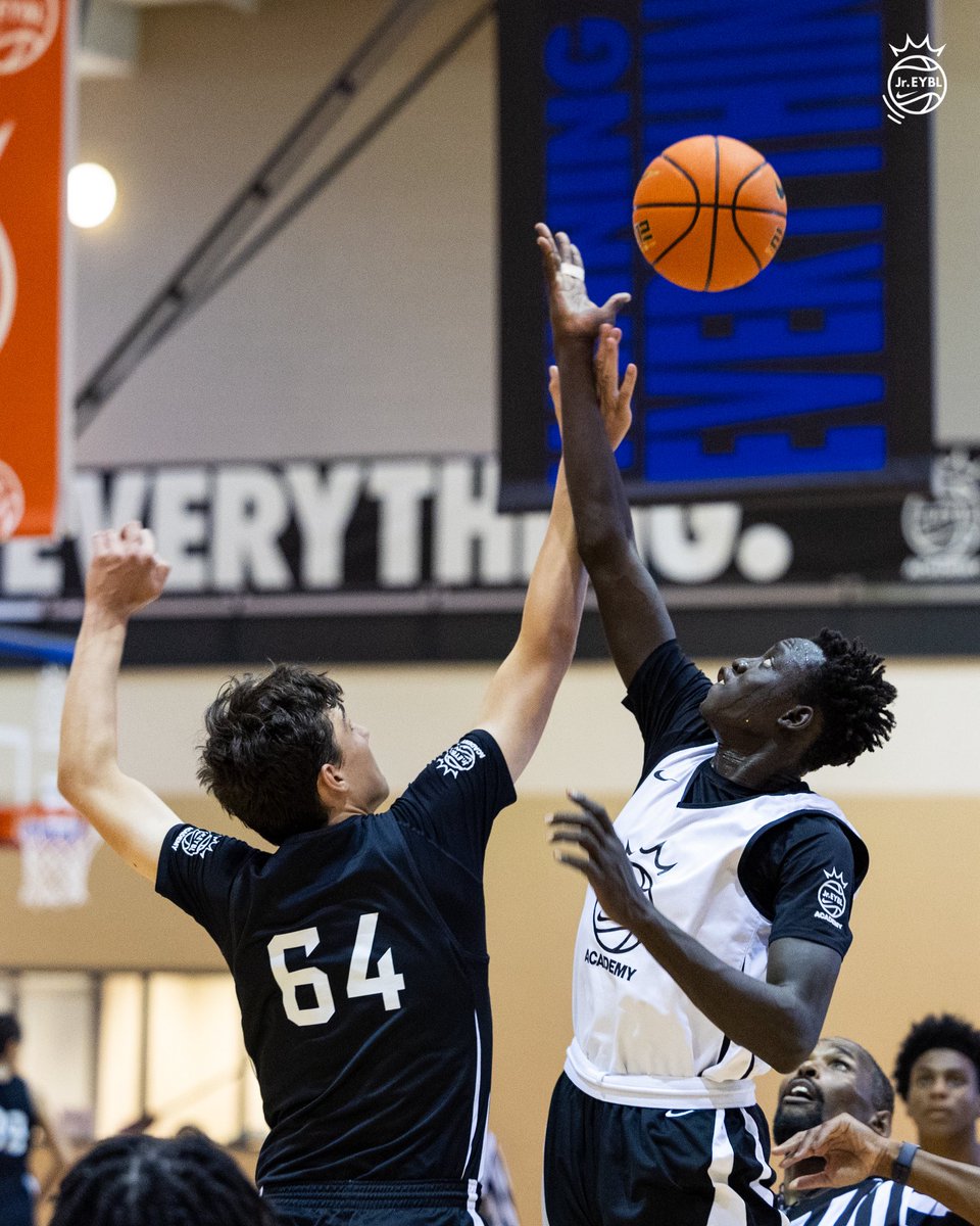 NikeEYB's tweet image. 𝙃𝙤𝙤𝙥𝙞𝙣’ 𝙞𝙣 𝙃-𝙏𝙤𝙬𝙣 🌇

That’s a wrap on Day 4

#JrEYBL | #GameTalks