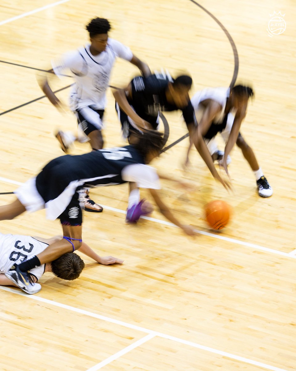 NikeEYB's tweet image. 𝙃𝙤𝙤𝙥𝙞𝙣’ 𝙞𝙣 𝙃-𝙏𝙤𝙬𝙣 🌇

That’s a wrap on Day 4

#JrEYBL | #GameTalks