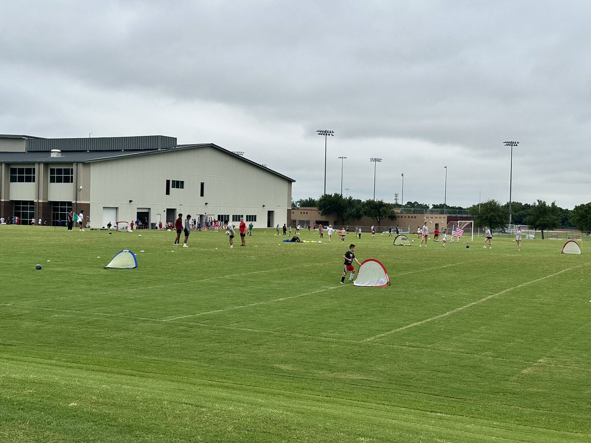 LegacyWSoccer's tweet image. We had a wonderful week of camp! The weather was perfect and the soccer was awesome! We traveled all over the world to see the best! Thank you all for coming out this week and to all the workers, we couldn’t have done it without you!