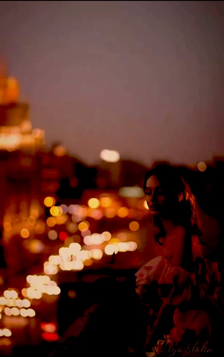 و كُنت قد هَيّأت لكَ. . . عِيدًا.

#لبنى_داود