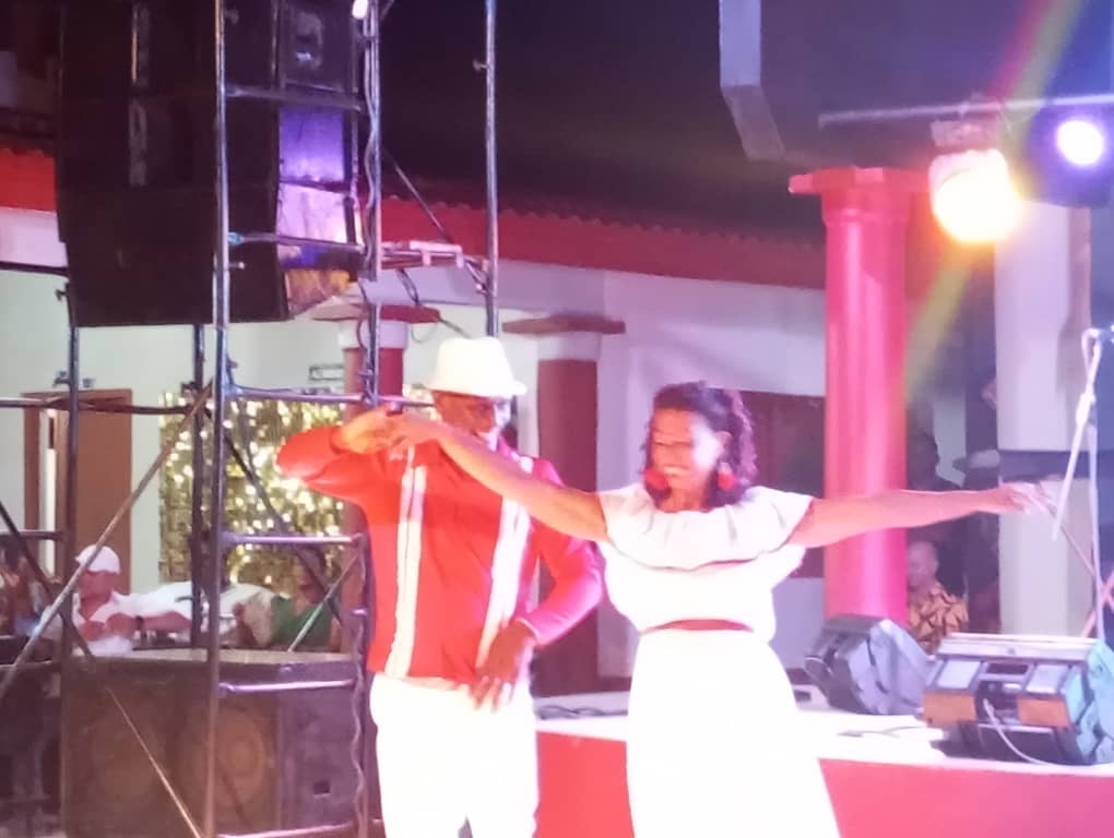 Esta noche en #Viñales, reapertura del Centro Cultural Polo Montañés, así homenajeamos en #PinardelRío el aniversario de su natalicio.  #UnidosXCuba