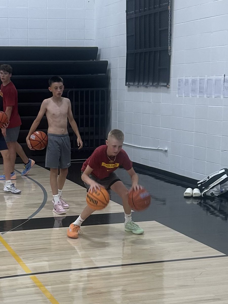 Phantom Basketball tweet media