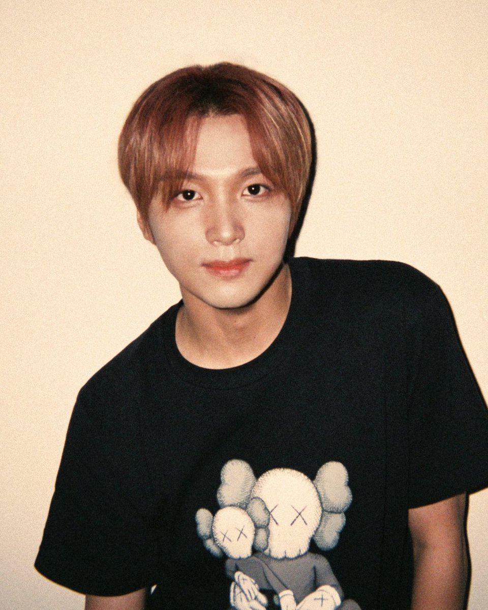 ꒰  #찬란하게_빛날_해찬이의_스물여섯  ꒱  📮 

Selamat ulang tahun, Donghyuck! Yeayy tahun ini dirayakan satu dunia! 🌟 Kalau orang bilang “Rock Star”, aku mau bilang “Rock Sun” biar jadi kristal keberuntungan. 🍀 ☀️

Happy birthday, gantengku! <a href="/haeccanc/">haechan</a>