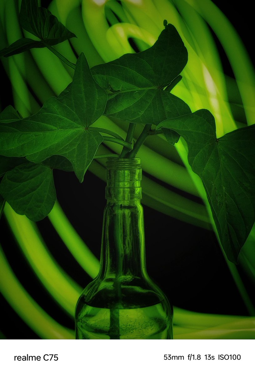 Chase (@chasexu_) on Twitter photo This month's community-taken photos have the theme of "color." We've seen that color goes beyond just what we see—it carries sounds, memories, and emotions. realme fans truly know how to capture amazing moments!
P1:<a href="/itsmarianmg/">MDiLaurentis</a>
P2:<a href="/rohaanmeher/">Rohaanmeher</a>
P3:<a href="/umer/">umer</a> nisar
P4:@ibn Mutiu This month's community-taken photos have the theme of "color." We've seen that color goes beyond just what we see—it carries sounds, memories, and emotions. realme fans truly know how to capture amazing moments!
P1:<a href="/itsmarianmg/">MDiLaurentis</a>
P2:<a href="/rohaanmeher/">Rohaanmeher</a>
P3:<a href="/umer/">umer</a> nisar
P4:@ibn Mutiu