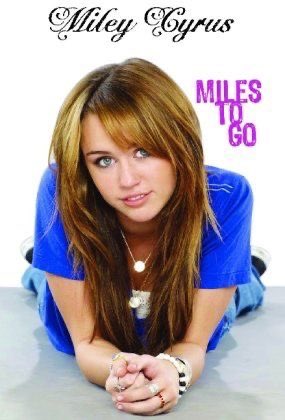 MileyCyrusMex's tweet photo. #EverySingleAlbum | Miley confirma que ella SÍ escribió su autobiografía de 2009 “Miles To Go”, aunque fue ayudada por un ghost-writer que lo “endulzó”, en algunos temas y frases. https://t.co/QmLZMZzV5u