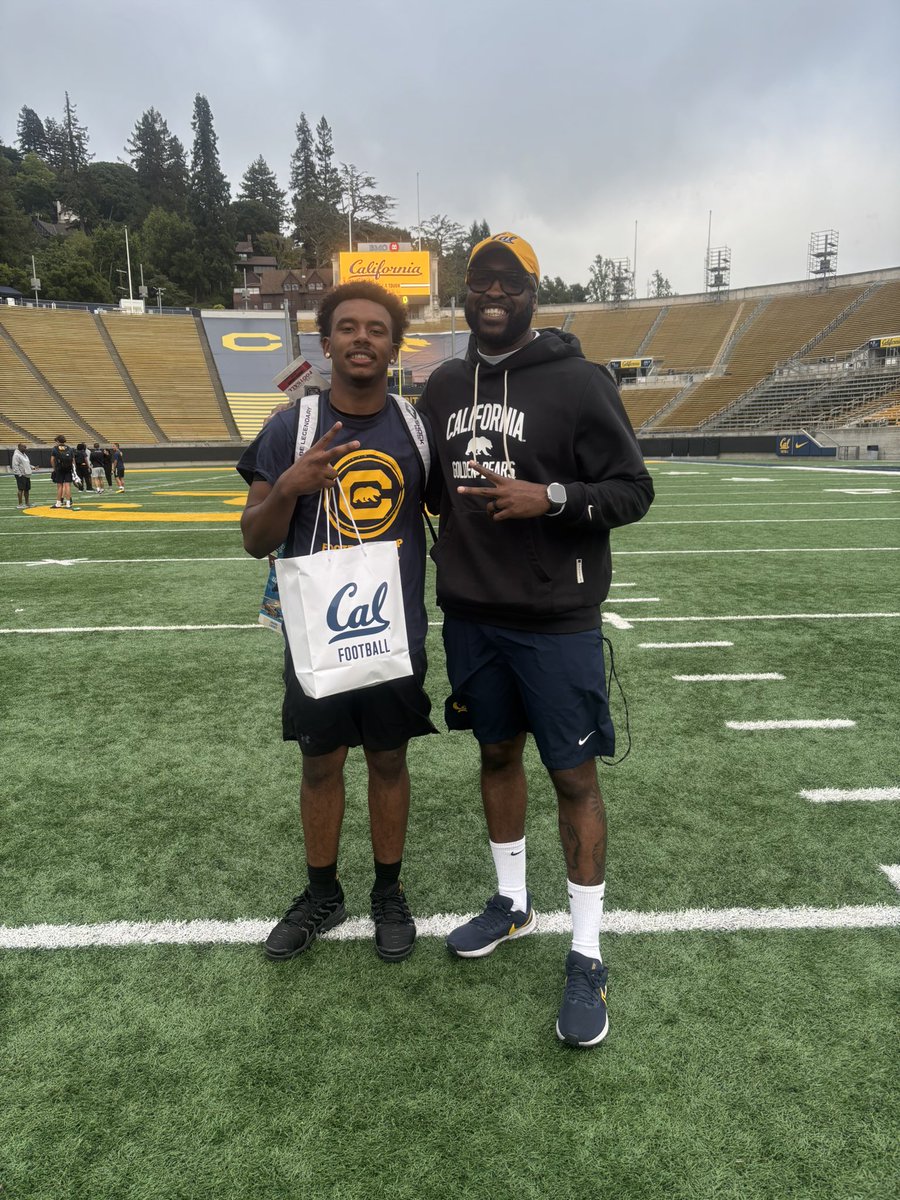 3βοΈπ±πππ
ππ π³πππππ (@drak0mula) on Twitter photo Camp season has officially begun! 2x University Of California RB MVP <a href="/CalFootball/">Cal Football</a> #AGTG Camp season has officially begun! 2x University Of California RB MVP <a href="/CalFootball/">Cal Football</a> #AGTG