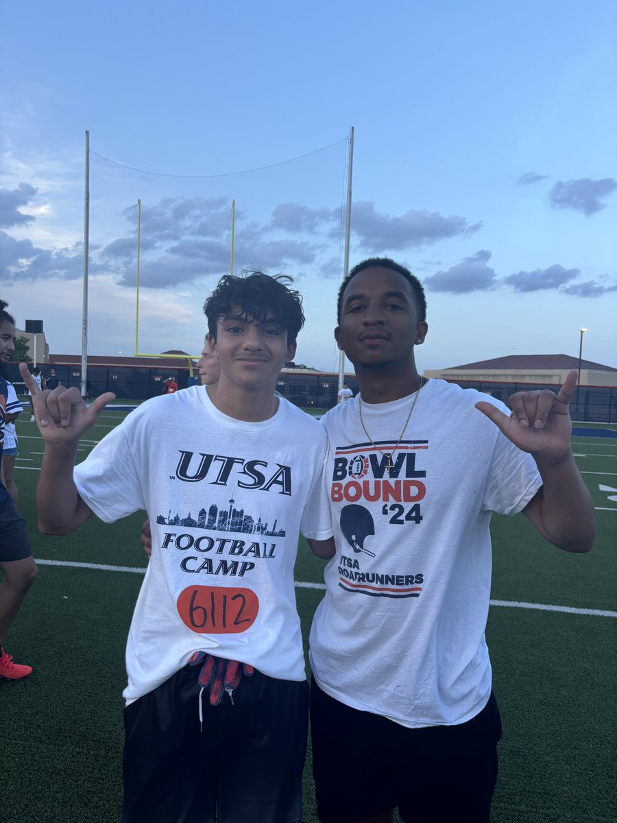 AZamarripa_35's tweet photo. Had a great time at UTSA prospect football camp, took in some great coaching and showcased my skills, and I can't wait until 2025 season rolls around.
@UTSAFTBL @CoachTraylor @CoachJax_ @NelsonRivasIII1 @CoachFrancoSW 
@Coach__Lwood @SWDragonsFB https://t.co/q28VTvozE6
