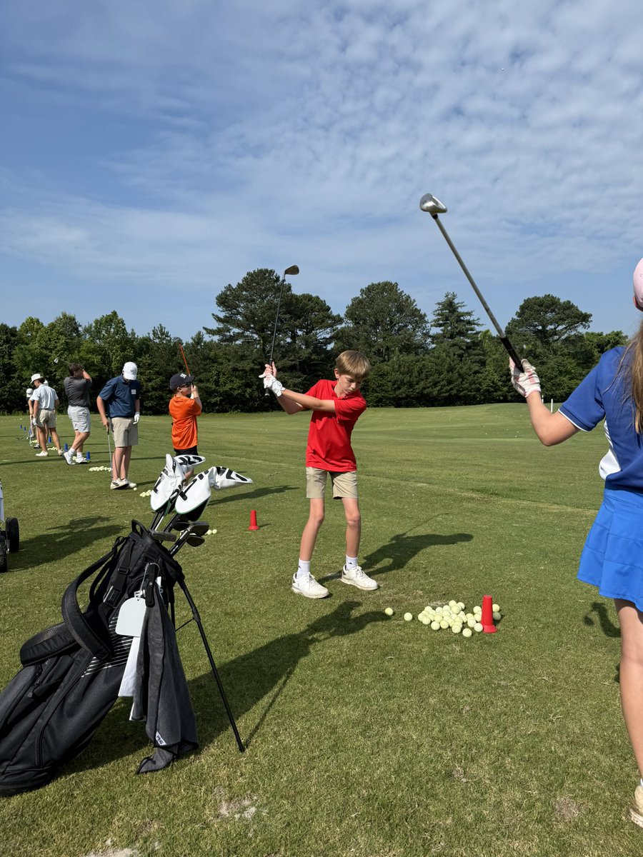 ChattanoogaGolf's tweet image. Last day of the TPGA Junior Golf Academy. Today we were on the range and playing the loop. Thank you to all the participants that came out!
Thank you to Lamar Mills, George Roy, and The Honors Staff for help coaching this weeks clinic!