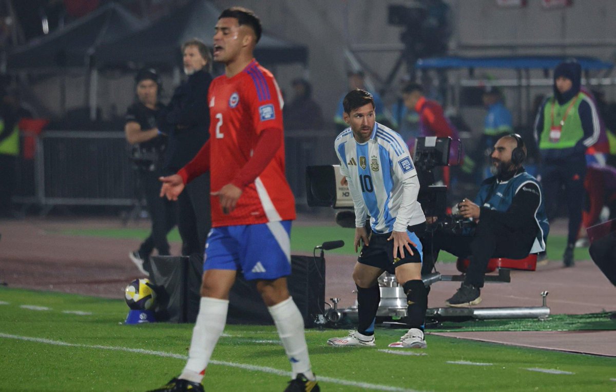 Jusstotb's tweet photo. Messi #CHIARG https://t.co/XFKnivisiM