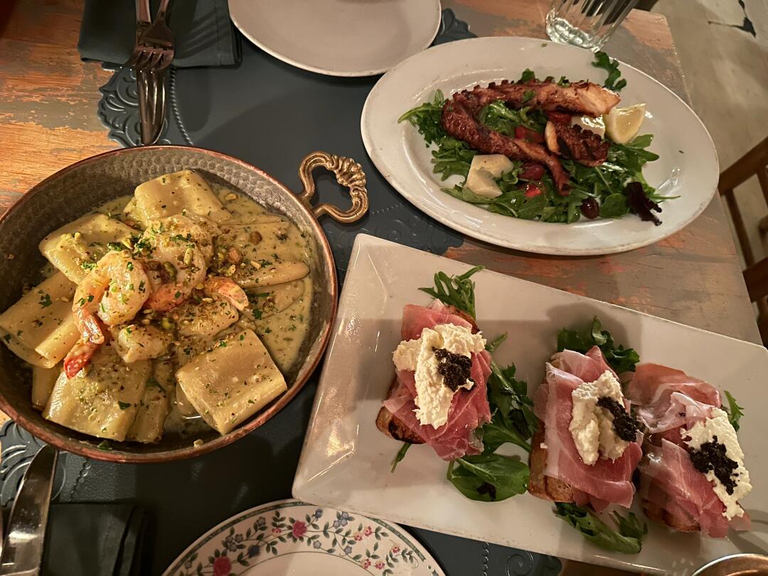pixie111333's tweet image. Located on Washington Avenue in the heart of South Beach, Pane e Vino offers a truly authentic Italian dining experience. Known for its delicious cuisine and charming ambiance, it’s a must-visit spot for food lovers exploring Miami Beach.#ItalianCuisine #TravelEats #PaneEVino