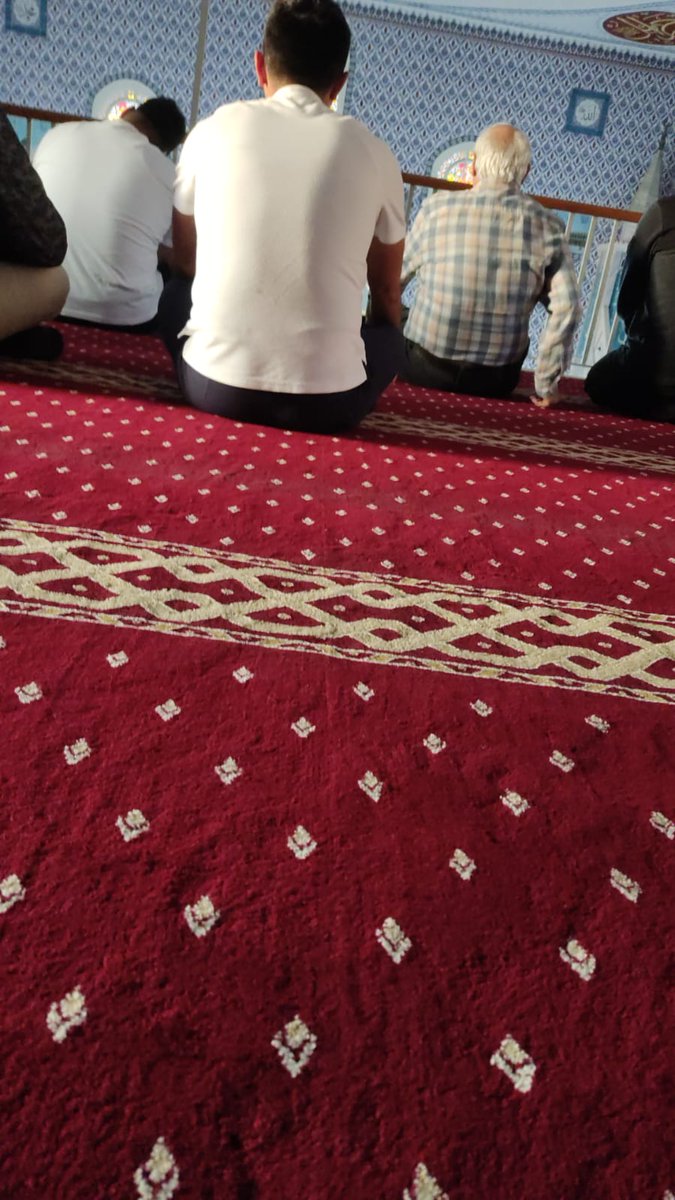 İbadetin gizlisi makbuldür hayırlı bayramlar dilerim değerli mümin kardeşlerim 🤲🏿