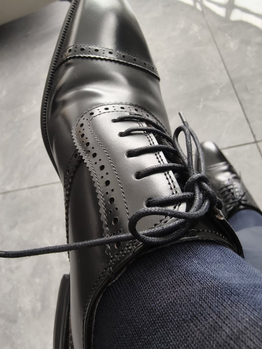 blacksock_lover's tweet photo. 今日黑皮鞋 https://t.co/3B8v6ujG1F