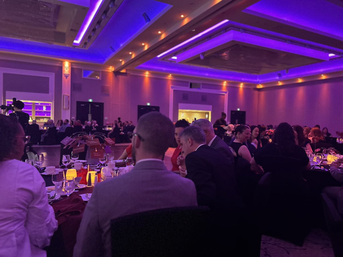 abdi_bileh's tweet image. Quelle joie d’avoir participé à une soirée émouvante de célébration des bâtisseurs d’excellence et des retraités du CEPEO. Plus tôt dans la journée, j’ai eu l’honneur de voir souligner mes 20 années de service au sein de l’organisation. Une reconnaissance qui me touche.