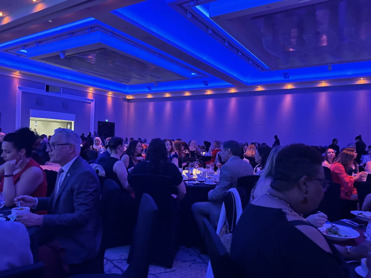 abdi_bileh's tweet image. Quelle joie d’avoir participé à une soirée émouvante de célébration des bâtisseurs d’excellence et des retraités du CEPEO. Plus tôt dans la journée, j’ai eu l’honneur de voir souligner mes 20 années de service au sein de l’organisation. Une reconnaissance qui me touche.
