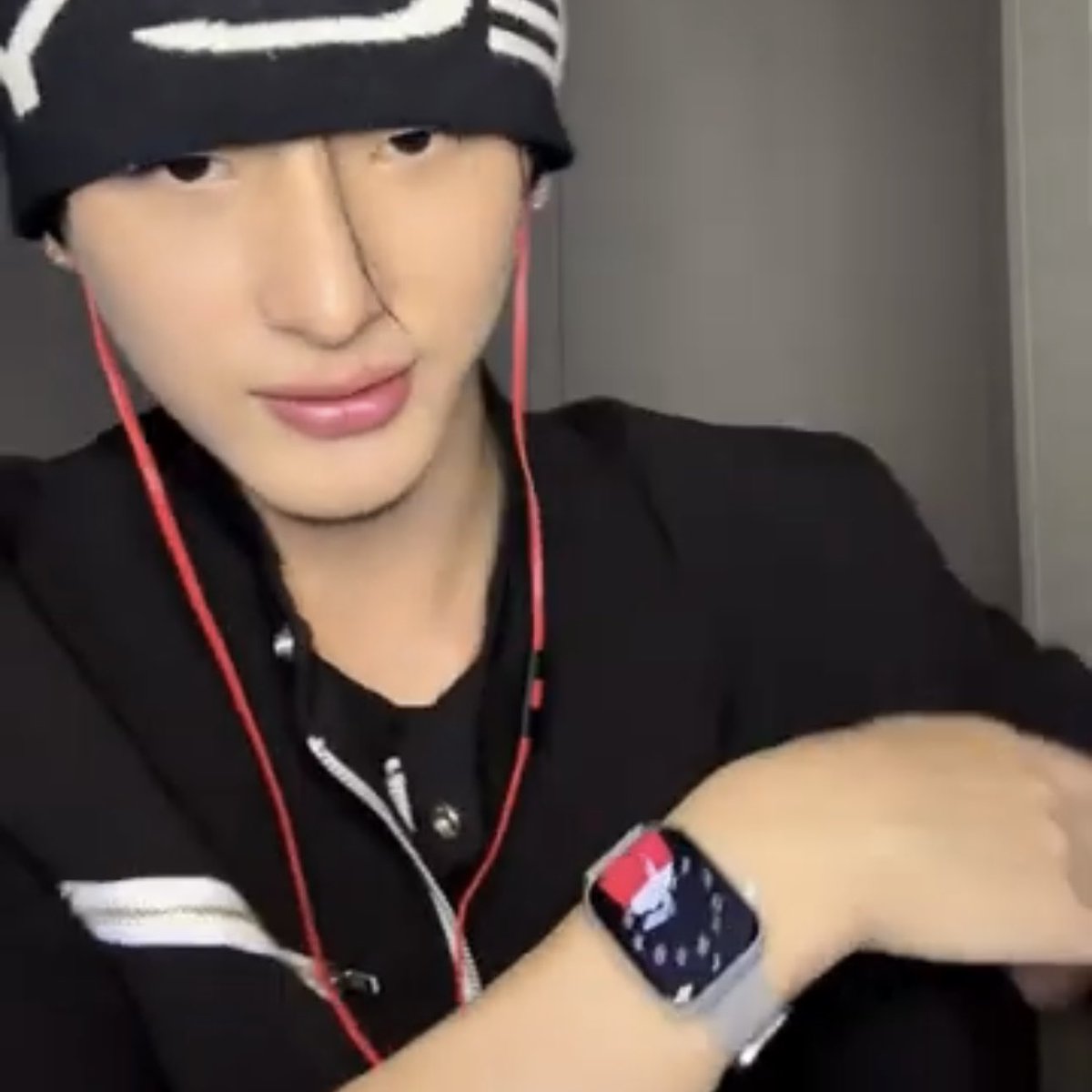 marinekkochan's tweet photo. Apple Watchの文字盤、スヌーピーにして���のかも⁈
ジュンウォンもスヌーピーも可愛すぎるね♥️(･¨ ●)

 #AlwaysLove_JUNWON   #YUJUNWON #ユジュンウォン #유준원 https://t.co/87fzYaKsIz
